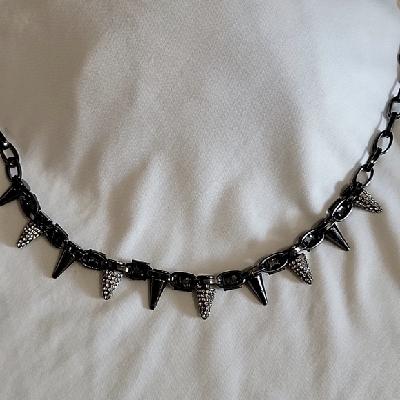 Double Layer Spiked Gunmetal Choker With Pearls, NWOT - Picture 4 of 6